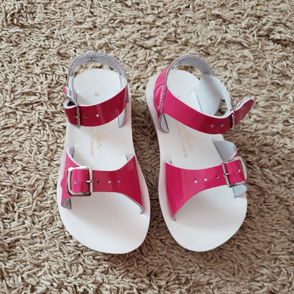 Shiny fuschia pink Sun San Surfer style sandals